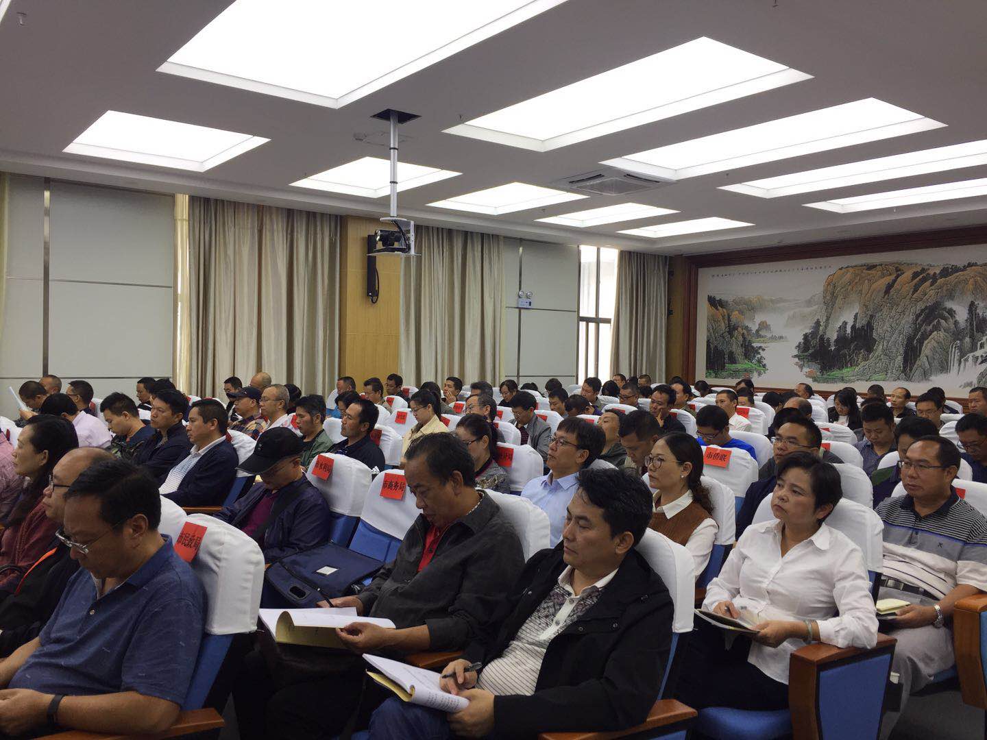 微信图片_20180930090212.jpg 微信图片_20180930090212.jpg