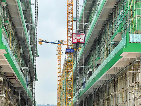 物流港内项目建设如火如荼。.jpg