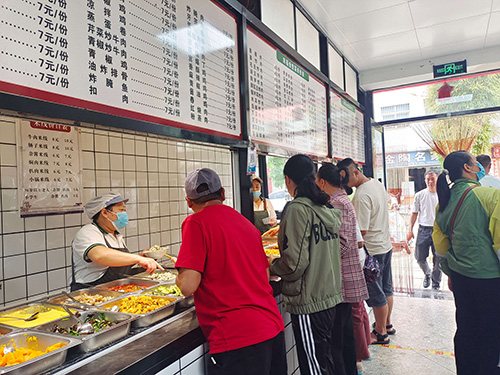 幸福食堂开启老年人幸福“食”光.jpg