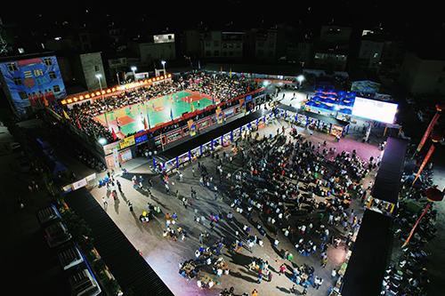 三街社区以篮球赛事点亮夜市经济.jpg