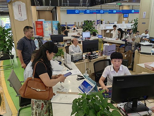 我市推行“购房人自行申请新建商品房转移登记”改革.jpg