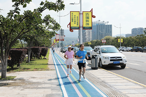 红塔区加快推进健身跑道建设.jpg