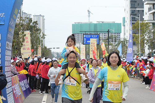 参加生态公益行活动 争当生态文明践行者5.jpg