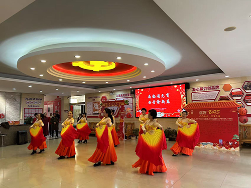 多彩活动闹元宵 欢歌笑语庆团圆1.jpg