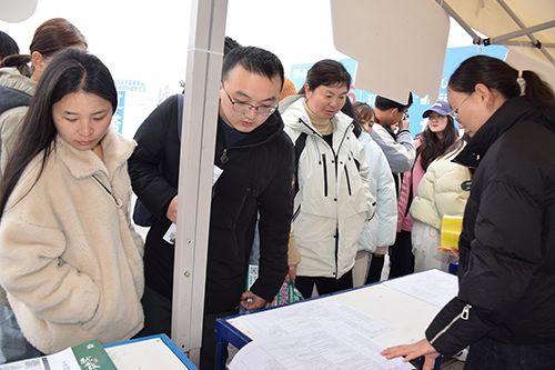 今年全市农村劳动力已转移就业68.18万人.jpg