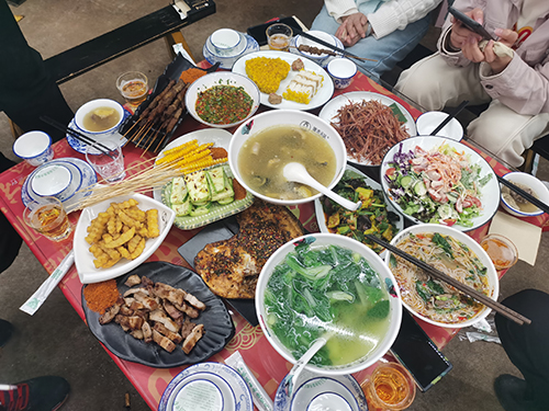 哇家美食坊：“球迷村”里的“热辣滚烫”1.jpg
