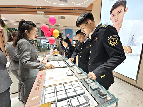 我市开展“3·15”诚信教育宣传及执法检查.jpg