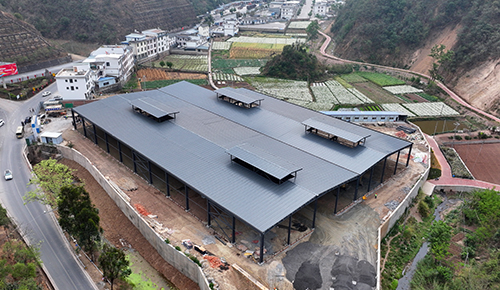 滇一服饰服装加工生产线项目建设正酣.jpg