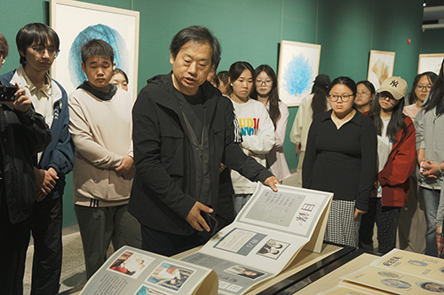 精微素描展在玉溪师院美术学院开展.jpg