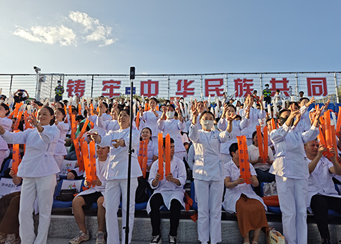 300名医护人员跃动赛场为玉溪代言