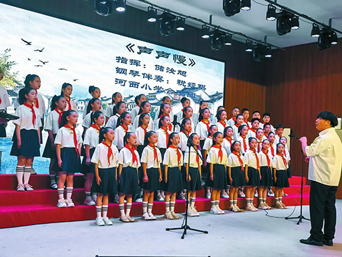 “聂耳杯”中小学生合唱比赛举行.jpg