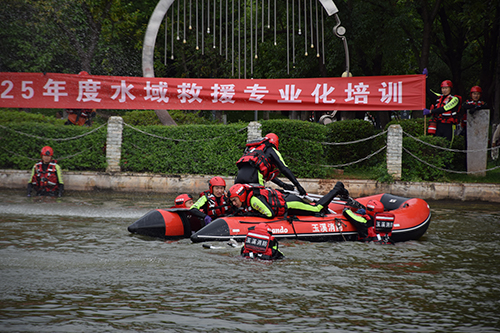 首次引入载重无人机实施孤岛高效救援.jpg