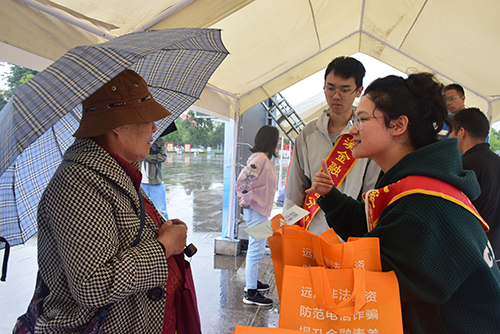 我市多部门联合开展2025年诚信宣传教育活动.jpg