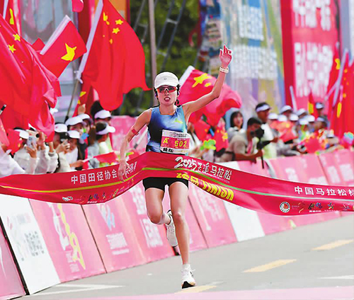 两万跑者与玉溪的“双向奔赴”2.jpg