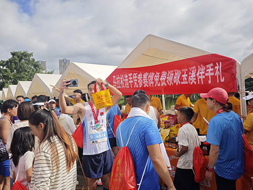 两万跑者与玉溪的“双向奔赴”6.jpg