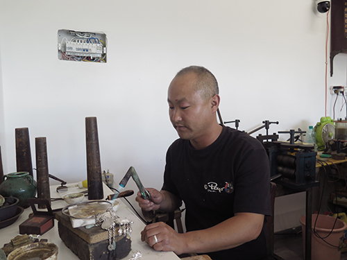 匠心为錾,在银子上镌刻生活之美.jpg 匠心为錾,在银子上镌刻生活之美.jpg