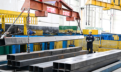 正大钢管生产忙