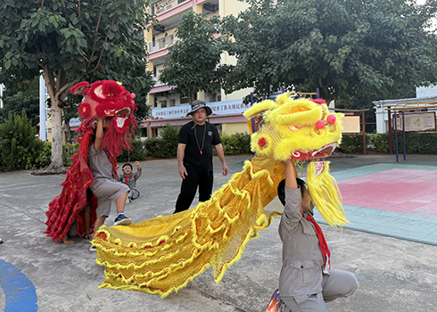 红军小学让非遗傣族狮子舞焕发新生