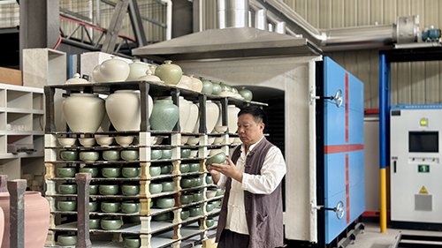 传统釉色不褪色 新厂产能再升级.jpg 传统釉色不褪色 新厂产能再升级.jpg