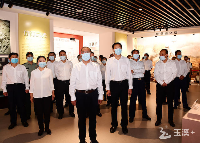 市委书记王力,市长江华,市委副书记李红,市人大常委会主任李洪云,市