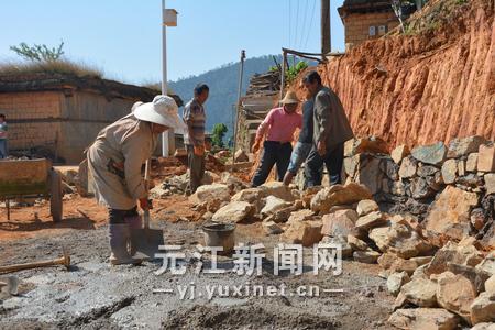 龙潭乡拆旧房筑新颜 强力推进千村整治项目建设 (1)