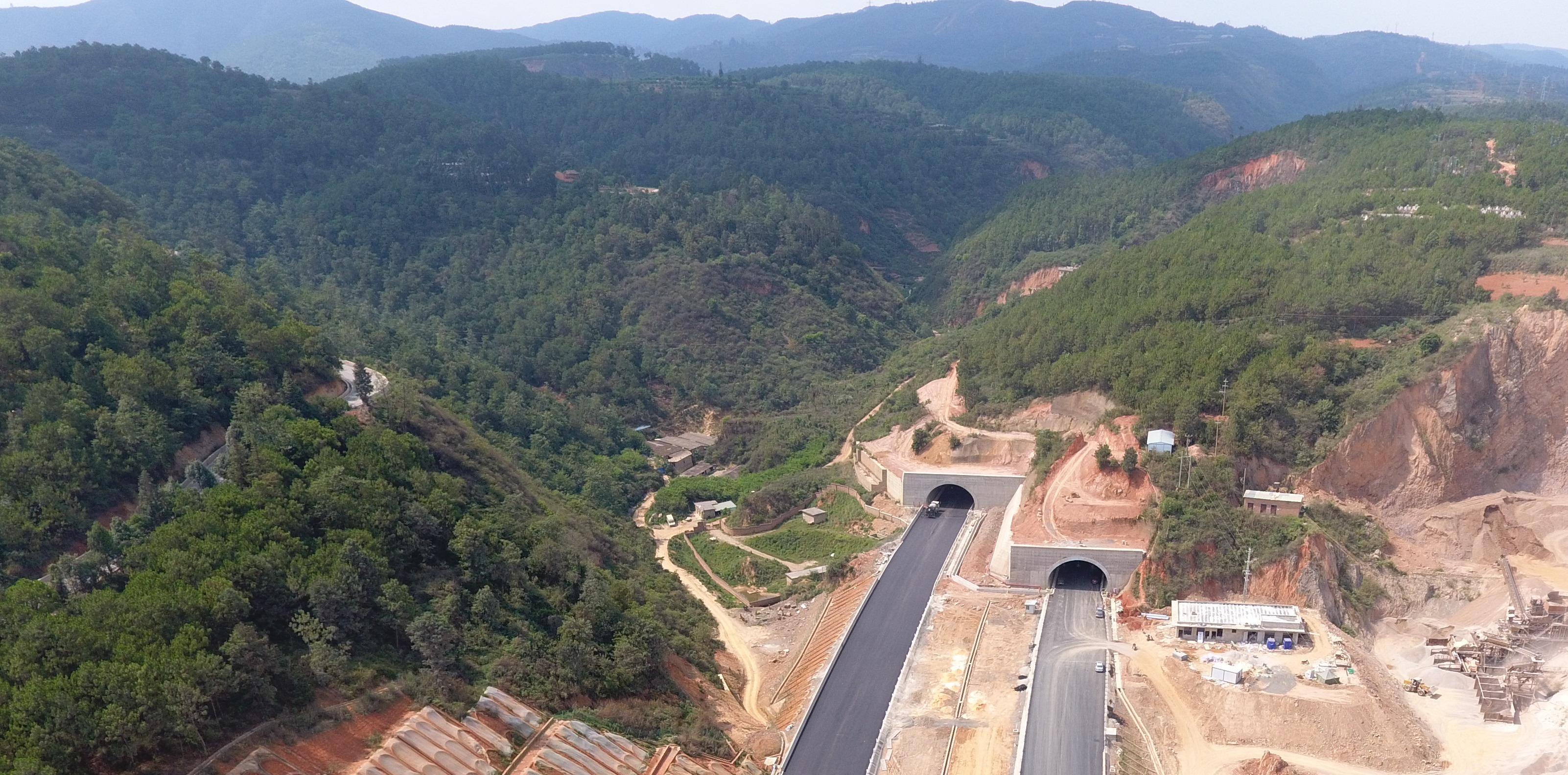 20170601晋红高速公路光山4号隧道-摄影：王凯民 .JPG