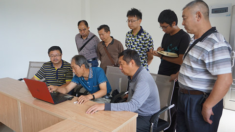 图3 讲解安装仪器原理并确定安装方案.JPG