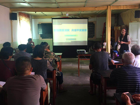 图2  四街镇七街社区讲座现场.jpg