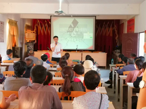 图3  河西镇寸村村委会讲座现场.jpg