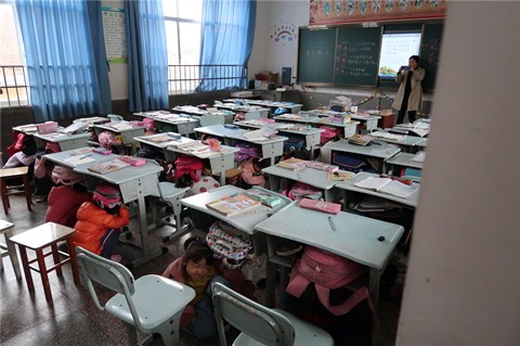 图1 石山嘴小学演练现场一.jpg 图1 石山嘴小学演练现场一.jpg