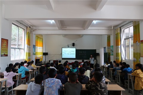 图3 石山嘴小学讲座现场.jpg 图3 石山嘴小学讲座现场.jpg