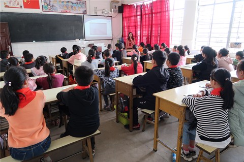 图4 汉邑小学讲座现场.jpg 图4 汉邑小学讲座现场.jpg