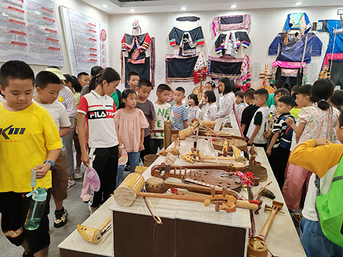 青少年实践参观活动为暑期生活添彩.jpg