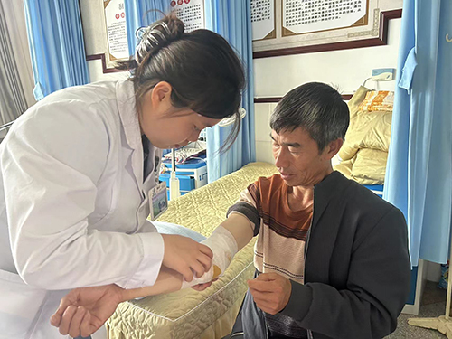 青龙中心卫生院中医门诊年均诊疗4000余人次.jpg