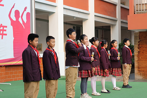 市、区图书馆走进瓦窑中心小学举办读书活动.jpg