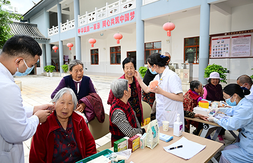 义诊活动暖民心.jpg
