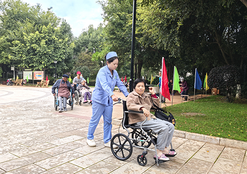 玉溪市社会福利服务中心打造老年人幸福家园.jpg