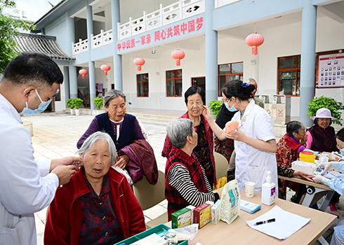 义诊活动暖民心