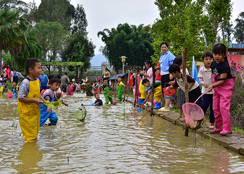 五育融合耕沃土 劳动教育结硕果
