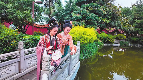 衣袂飘飘间的穿越与守护.jpg 衣袂飘飘间的穿越与守护.jpg