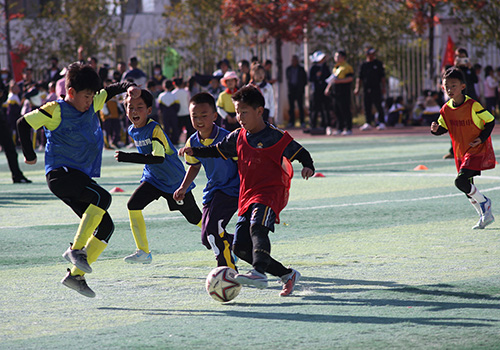 足球热席卷玉溪.jpg 足球热席卷玉溪.jpg