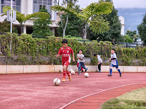 红塔区着力办好人民满意的教育.jpg 红塔区着力办好人民满意的教育.jpg