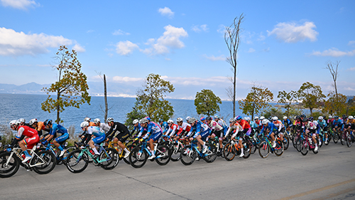 2025中国公路自行车职业联赛暨“环云南”公路自行车赛玉溪站激情开赛.jpg 2025中国公路自行车职业联赛暨“环云南”公路自行车赛玉溪站激情开赛.jpg