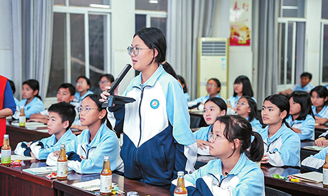 元江：诗歌浸润成长路 思政照亮少年心