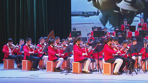玉溪第一小学教育集团举办音乐会.jpg