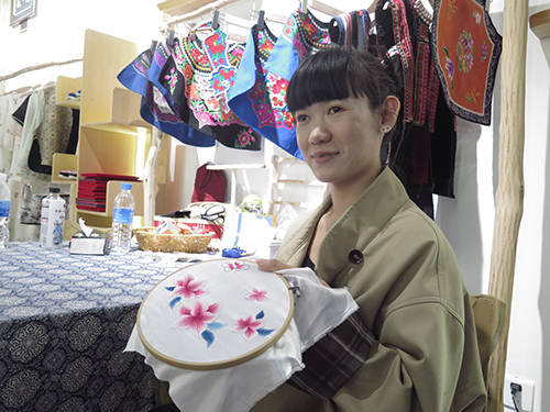 最炫民族风也能引领时尚潮流.jpg 最炫民族风也能引领时尚潮流.jpg