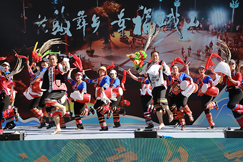 鼓声不息 舞步生辉.jpg 鼓声不息 舞步生辉.jpg