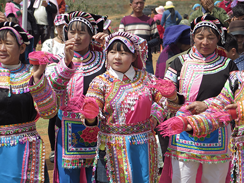 彝家腊肉香 山寨年味浓2.jpg
