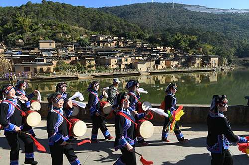 欢乐祥和迎新 春.jpg