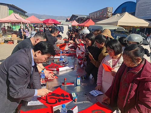 欢乐祥和迎新 春2.jpg